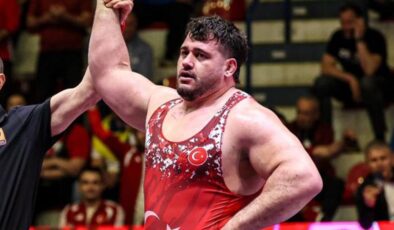 Rıza Kayaalp, 13. kez Avrupa şampiyonu olarak dünya rekoru kırdı!